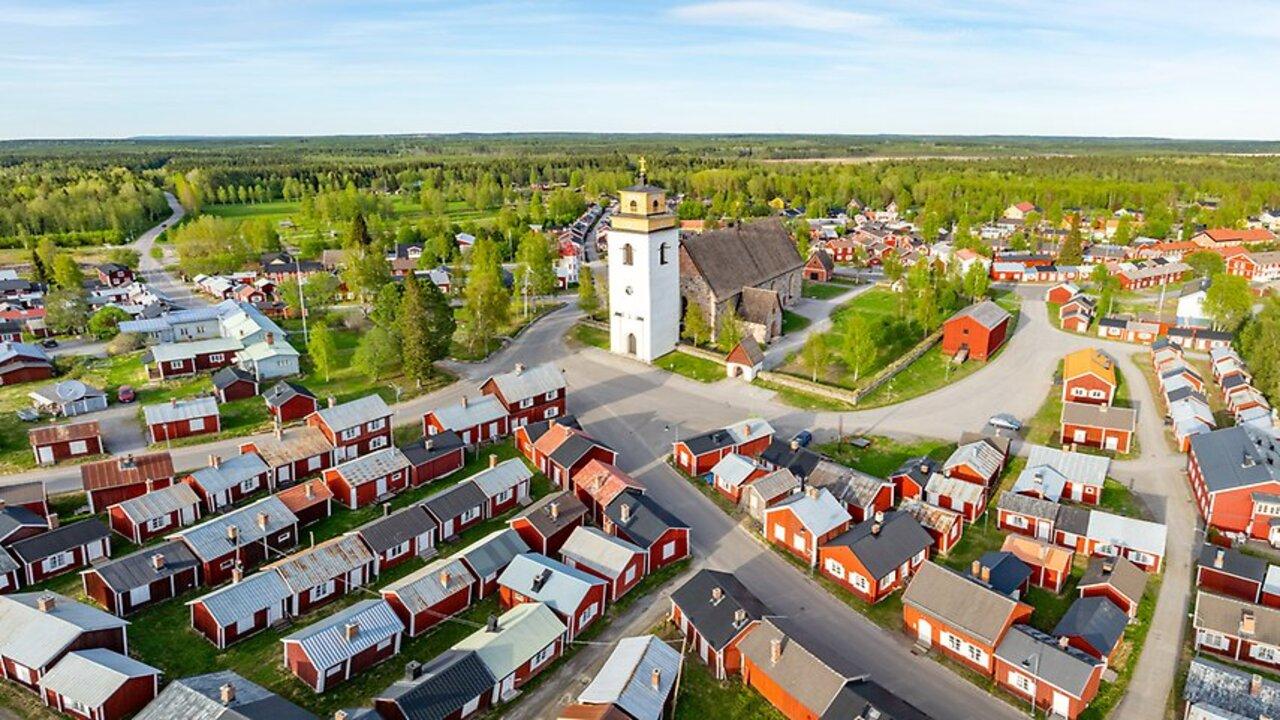 Пoлудневна обиколка на град Гамелщад (ЮНЕСКО) и музея на открито Хегнан
