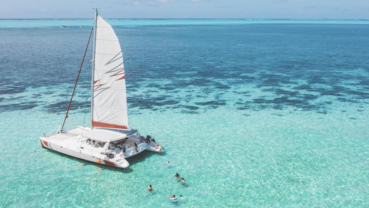 Целодневна обиколка с катамаран в залива на Варадеро (на база All Inclusive) и включен двупосочен тр