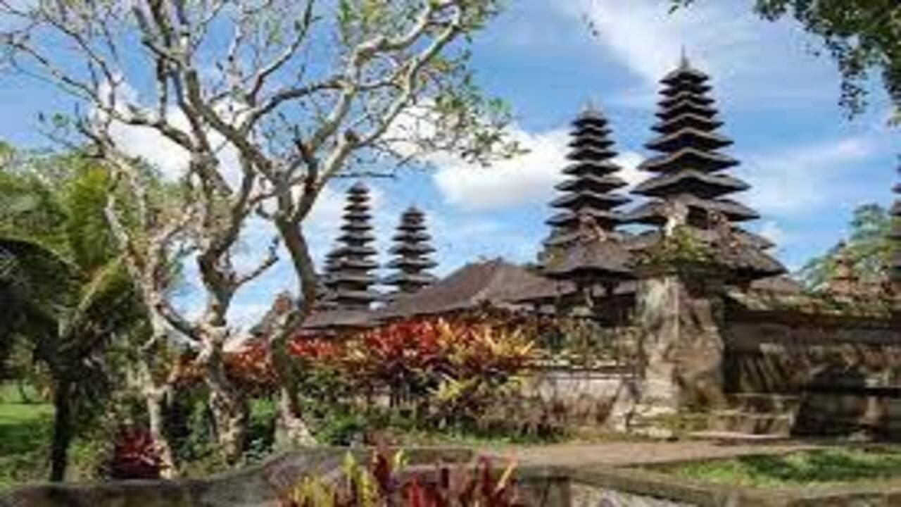 Посещение на храмовете Таман Аюн