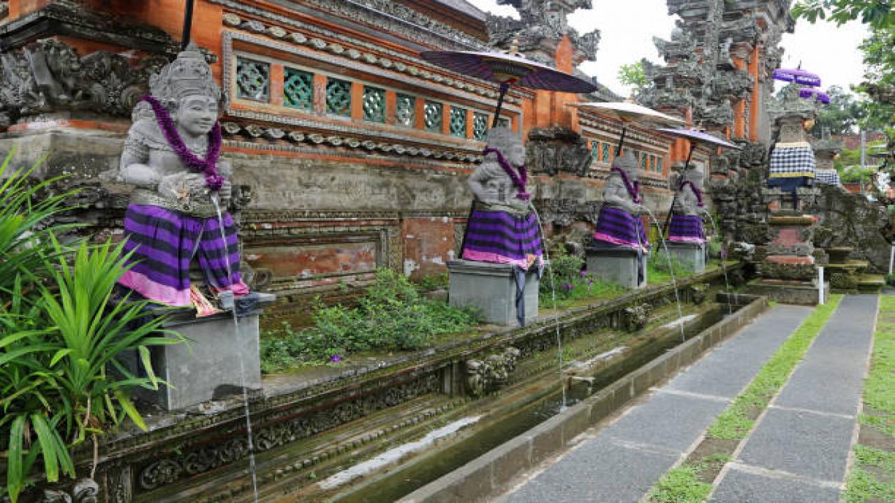 Посещение на храма Пури сарен