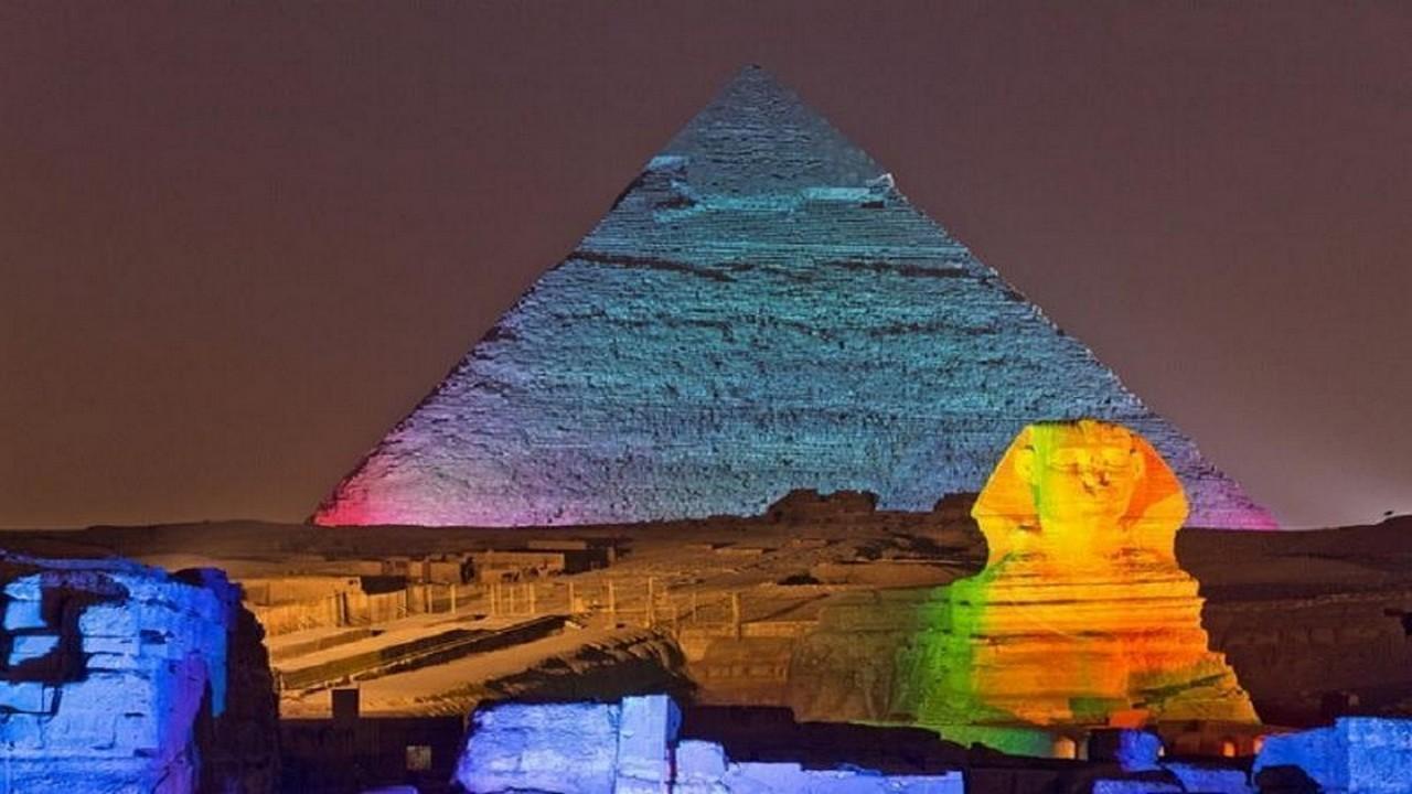 Вечерно шоу – Звук и светлина на Египетските пирамиди в Гиза