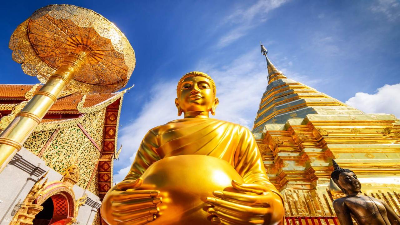 Разглеждане на храма Wat Phra That Doi Suthep в Чианг Май