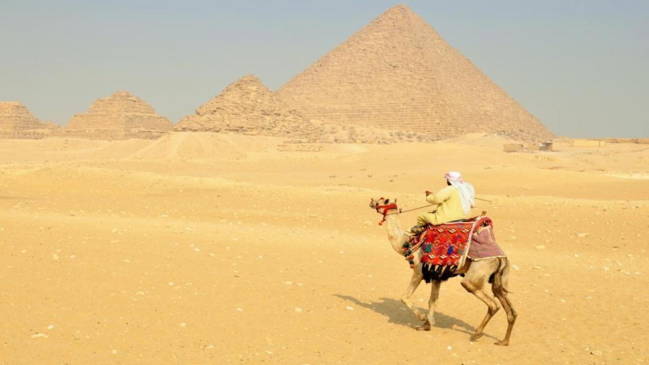 Екскурзия до Кайро, Египетските пирамиди и музея с автобус и включен обяд