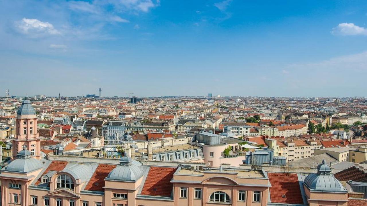 Включена в цената панорамна обиколка на Виена