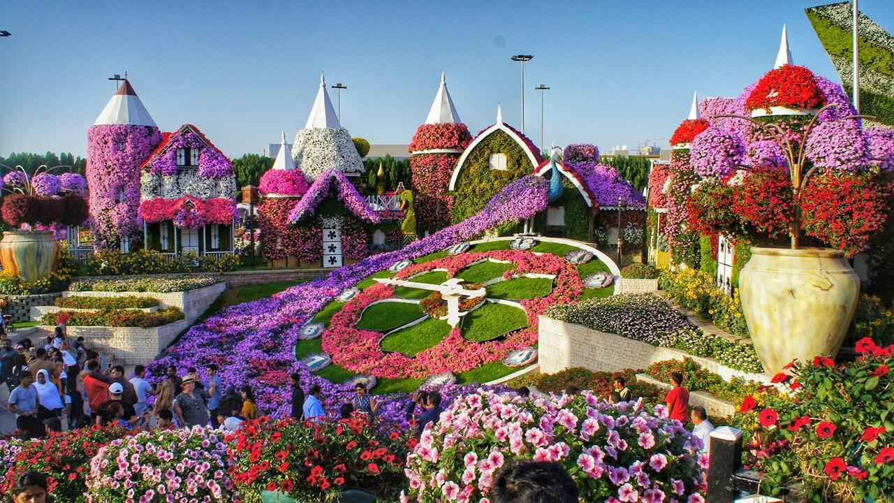 Посещение на Градините на Чудесата и панаирното селце Global Village