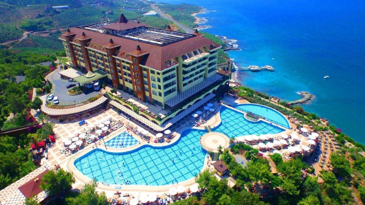 Utopia World Hotel Lux