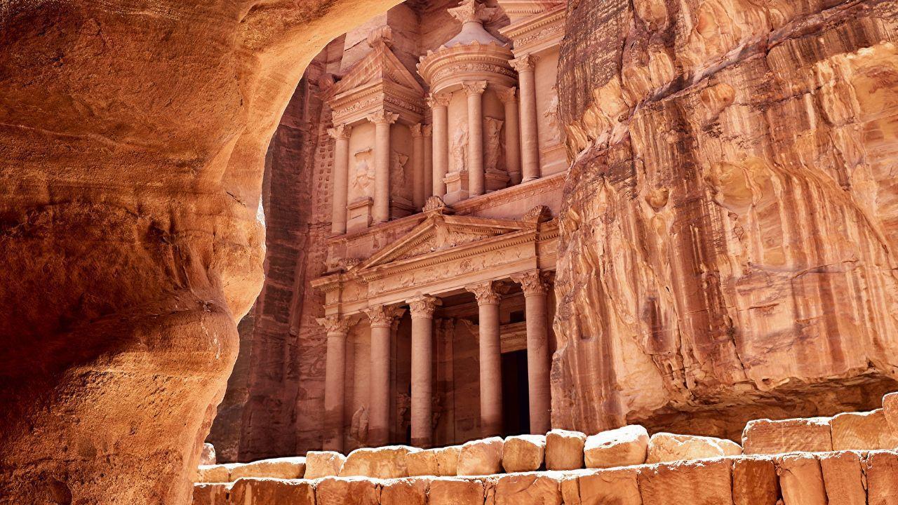 Хотел по програма Йордания от А до Я - Петра и Уади Рум - BUDGET - хотели 3* - полет от Варна - 10.11.2025