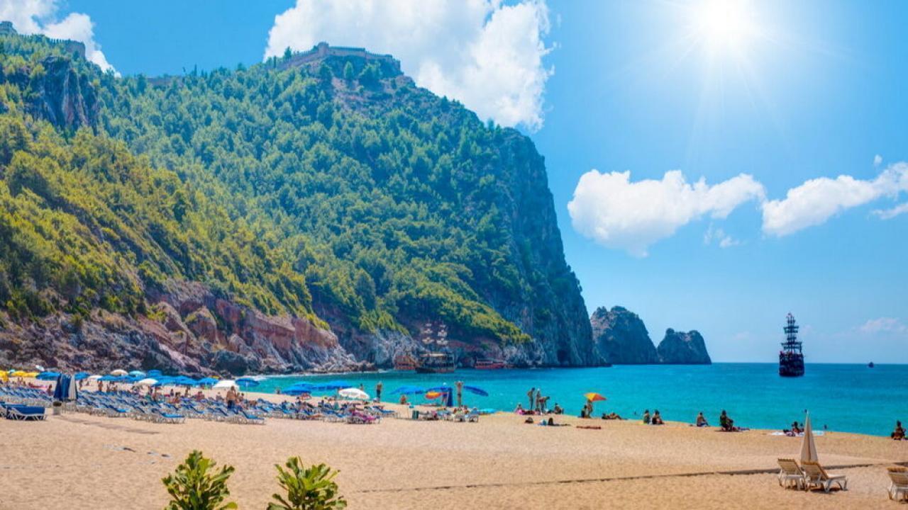 Нова Година в Анталия с полет от София