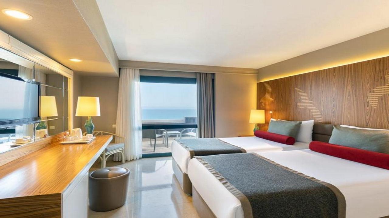 Paloma Perissia #6 Paloma Perissia #6