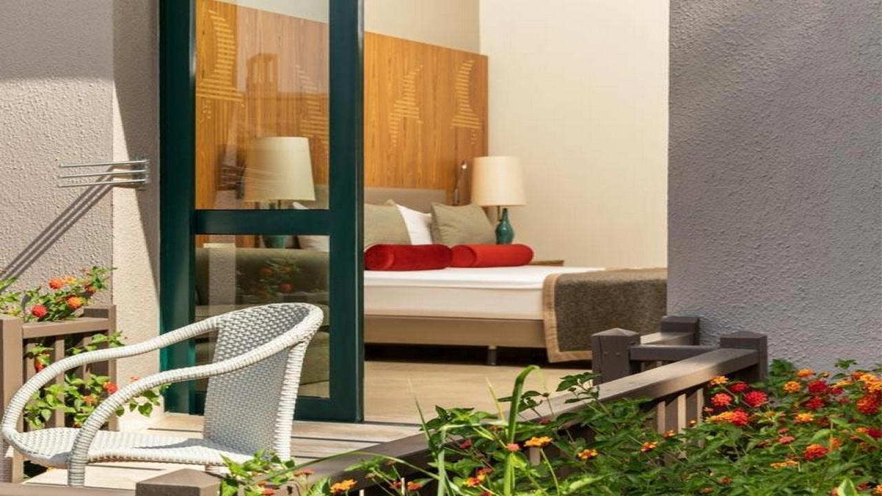 Paloma Perissia #7 Paloma Perissia #7