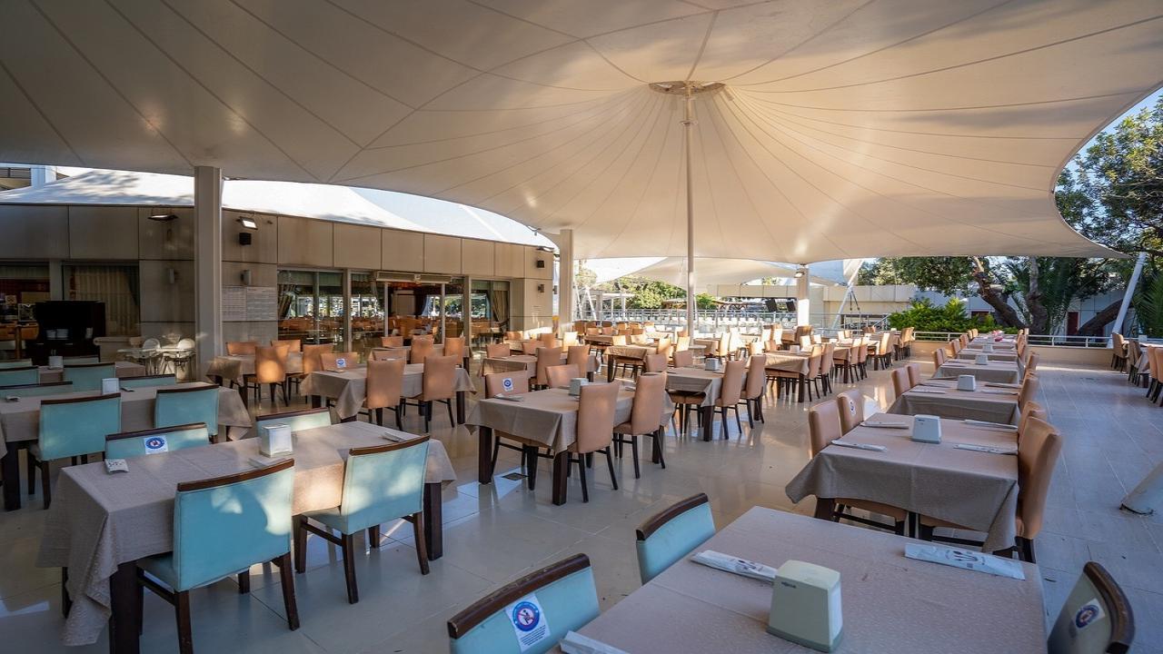 Latanya Park Resort - снимка 9