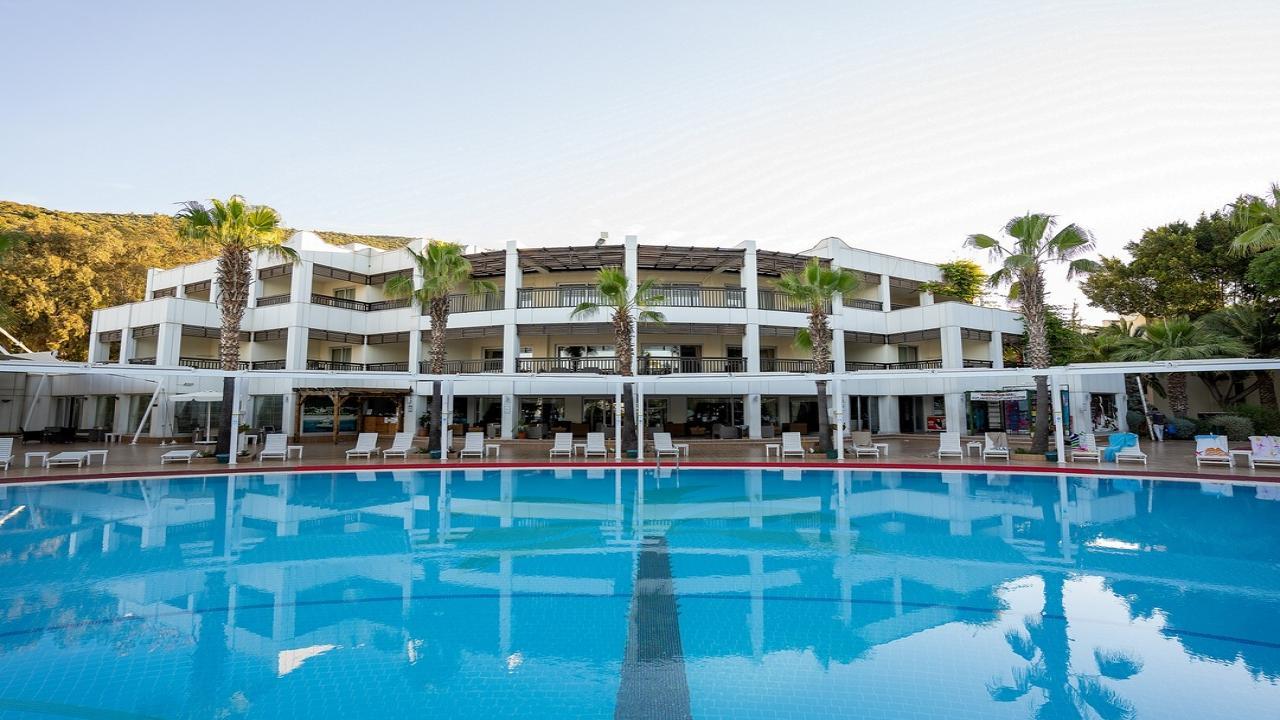 Latanya Park Resort - снимка 2