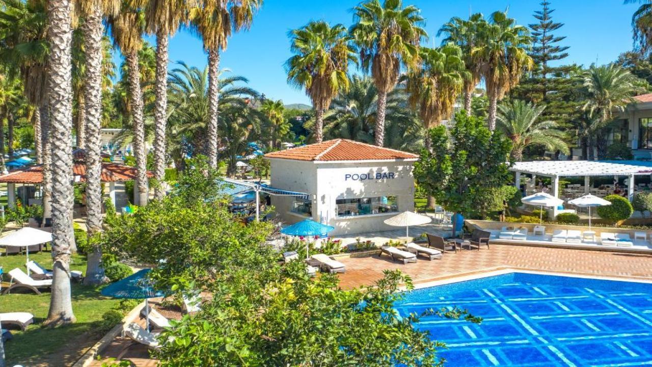 Utopia Resort and Residence - снимка 2