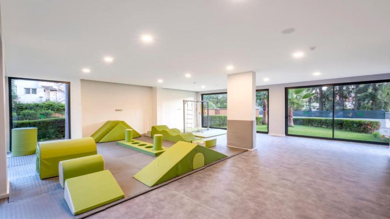 Utopia Resort and Residence - снимка 10