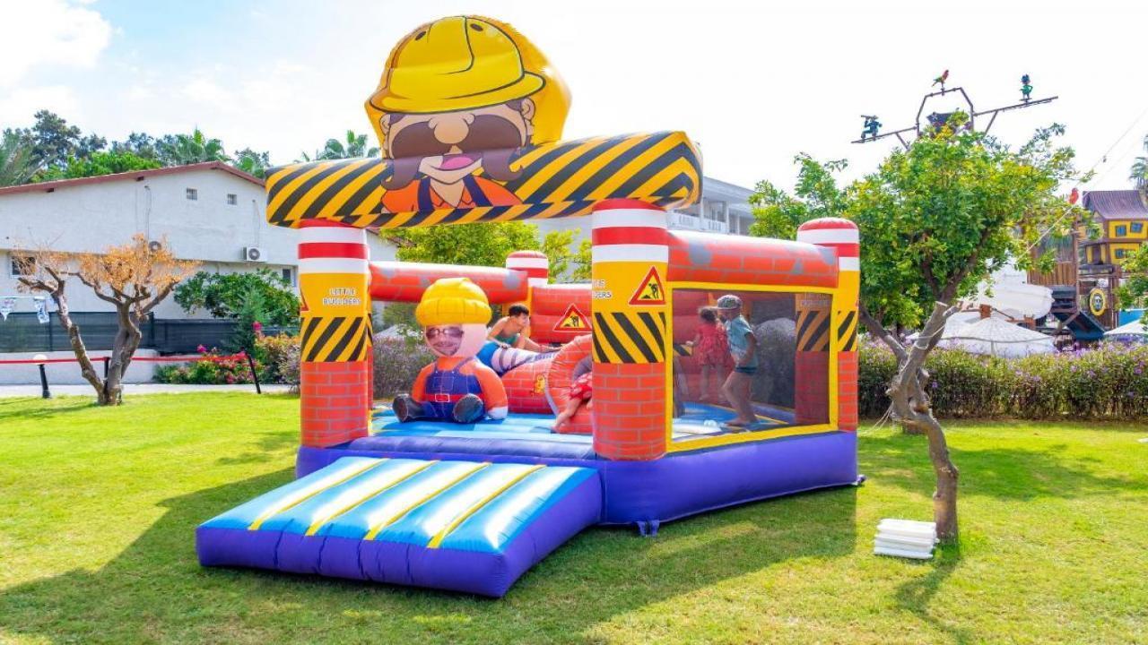 Utopia Resort and Residence - снимка 7