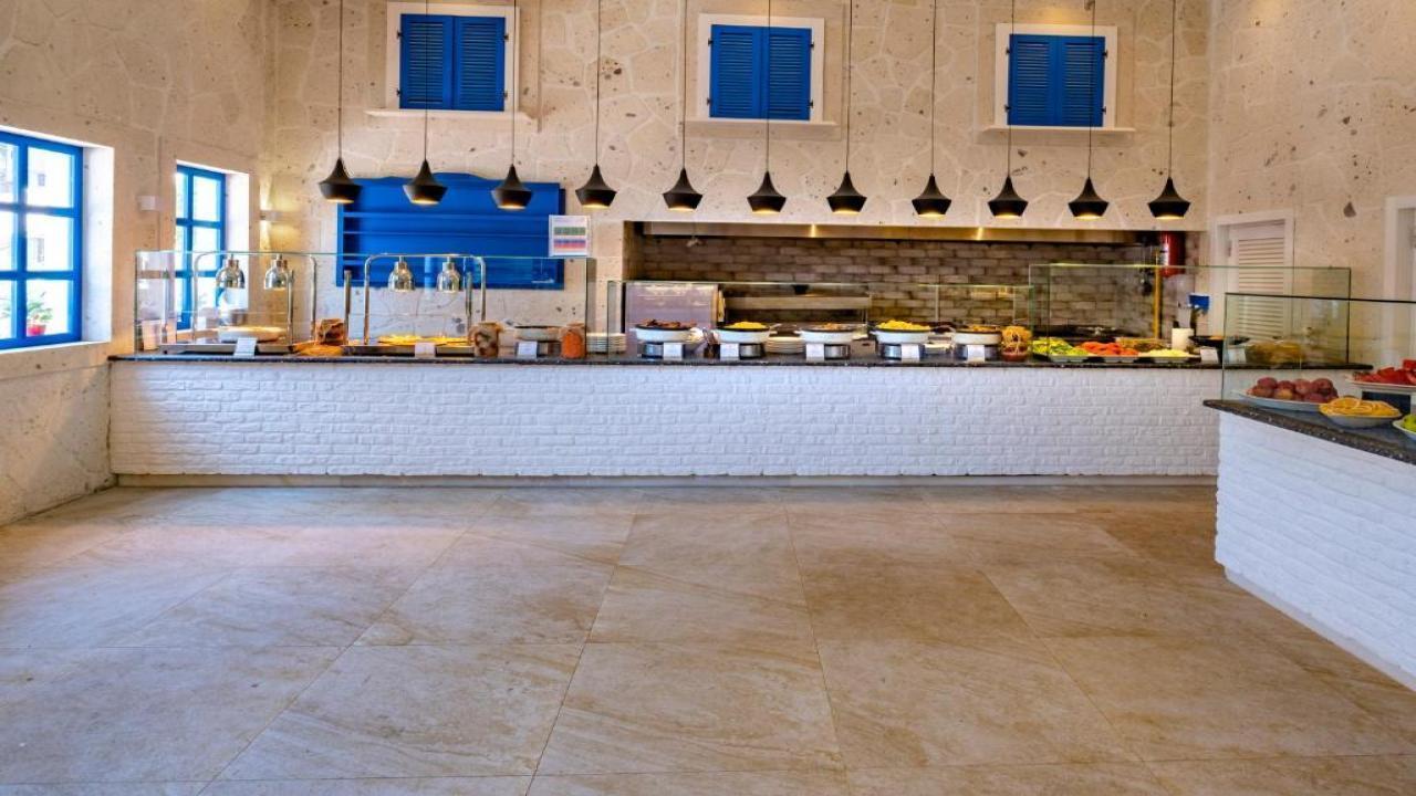 Utopia Resort and Residence - снимка 14