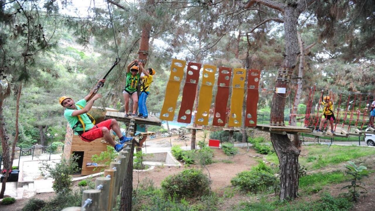 UTOPIA WORLD - снимка 14