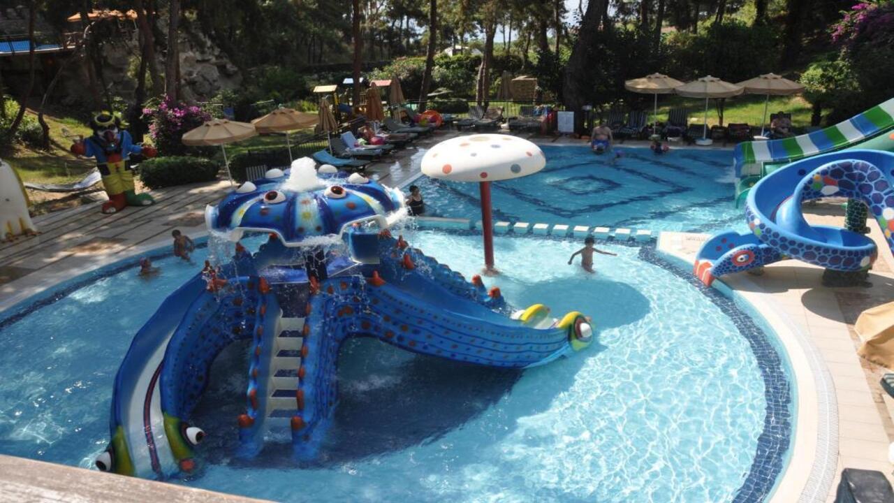 UTOPIA WORLD - снимка 10