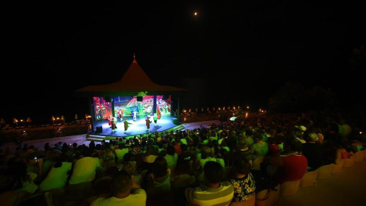 UTOPIA WORLD - снимка 11