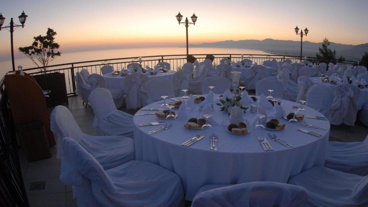 UTOPIA WORLD - снимка 7