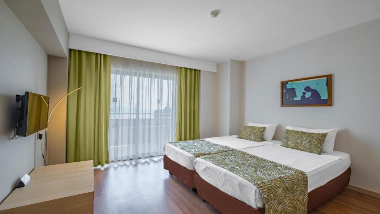 Good Life Utopia Family Resort - снимка 6