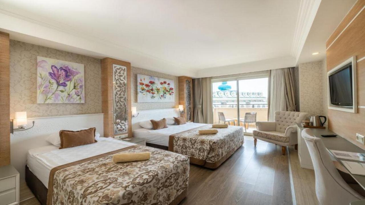 Crystal Sunset Luxury Resort - снимка 9