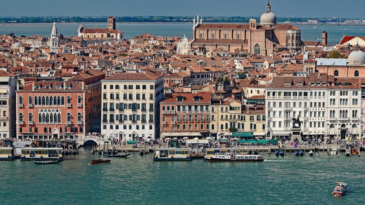 ПОЧИВКА ВЪВ ВЕНЕЦИЯ - МАГИЯТА НА СЕВЕРНА ИТАЛИЯ - 7 нощувки - полет от София