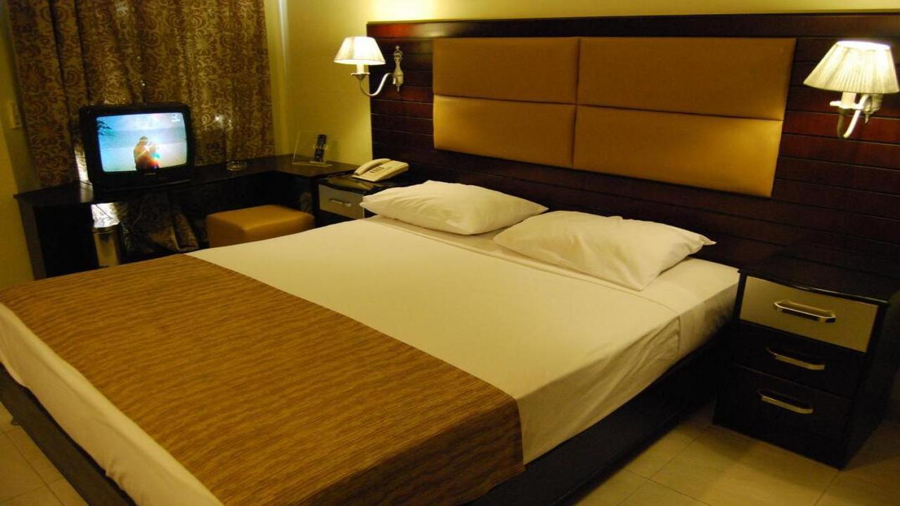 Cataract Layalina - снимка 3