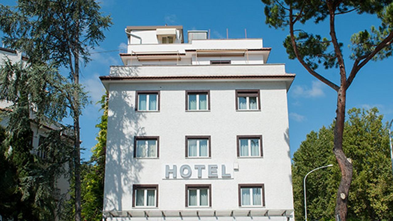 Raeli Hotel