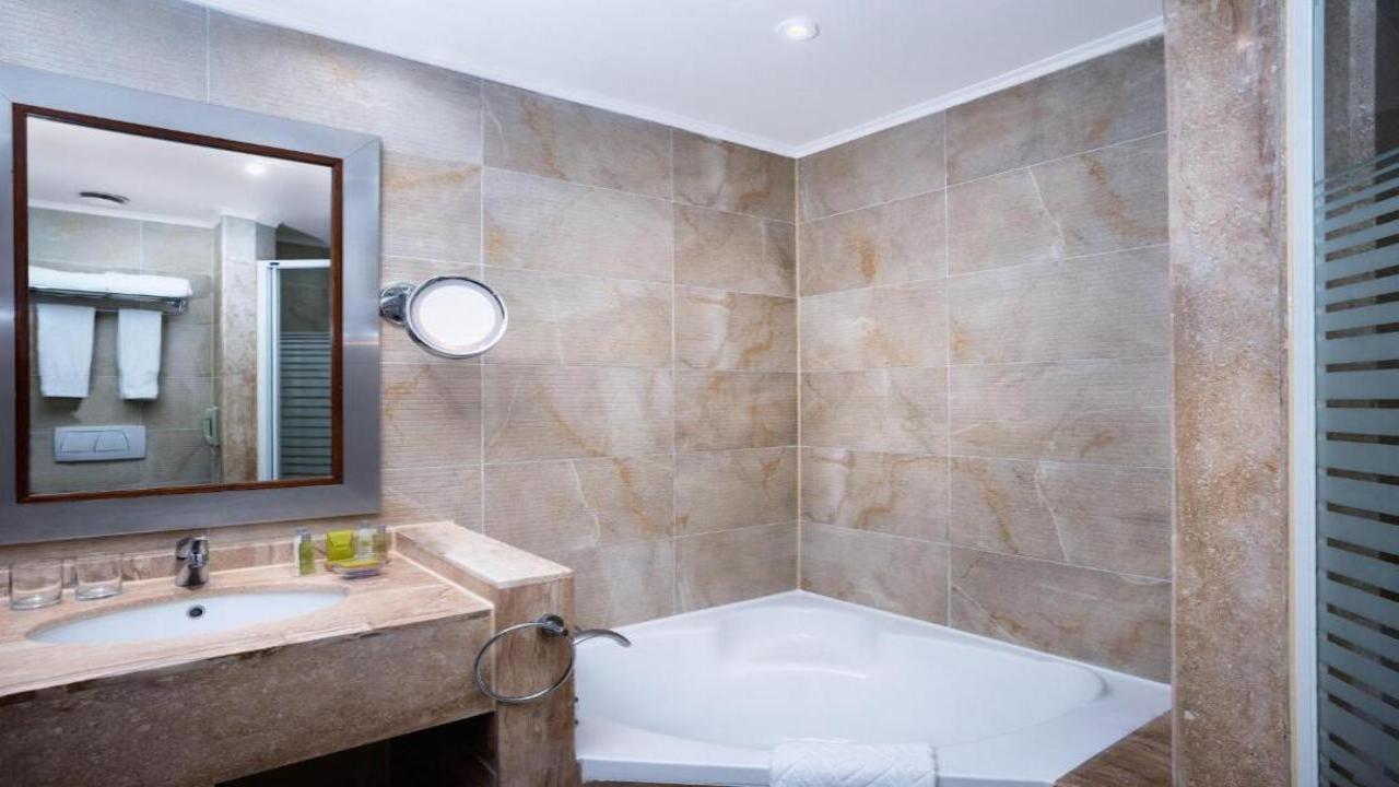 Swiss Inn Resort Hurghada Superior - снимка 9 Swiss Inn Resort Hurghada Superior - снимка 9