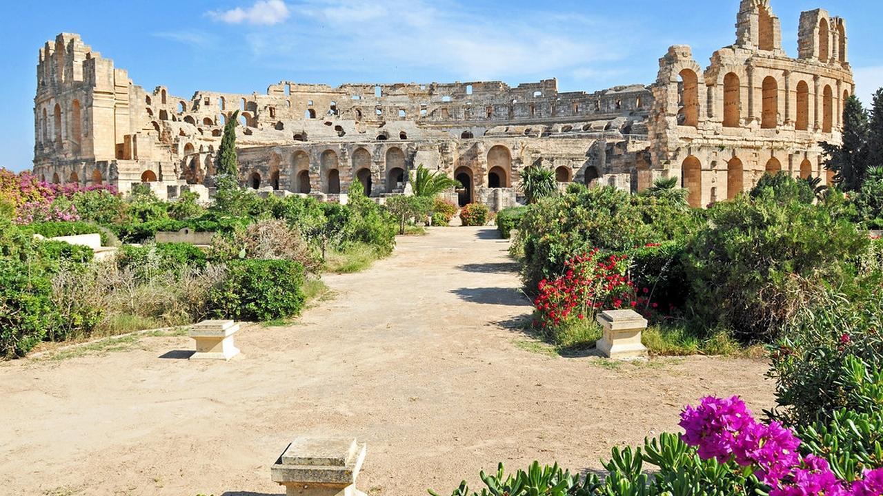 Приключение в Тунис – от златните пясъци на Сахара до Картаген и Сиди Бу Саид