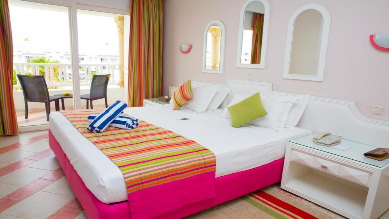 SIMBA CLUB - Golden Tulip Taj Sultan Premium #12 SIMBA CLUB - Golden Tulip Taj Sultan Premium #12