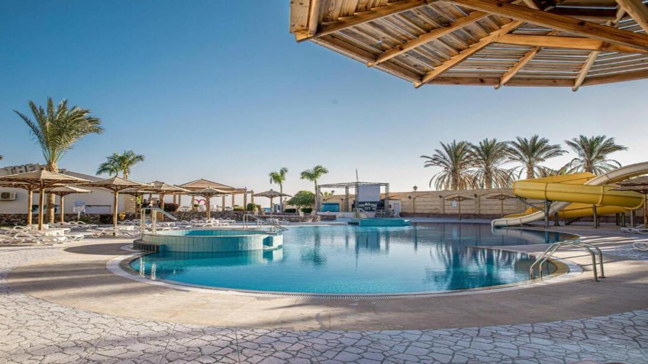 Palm Beach Resort Standard #4 Palm Beach Resort Standard #4