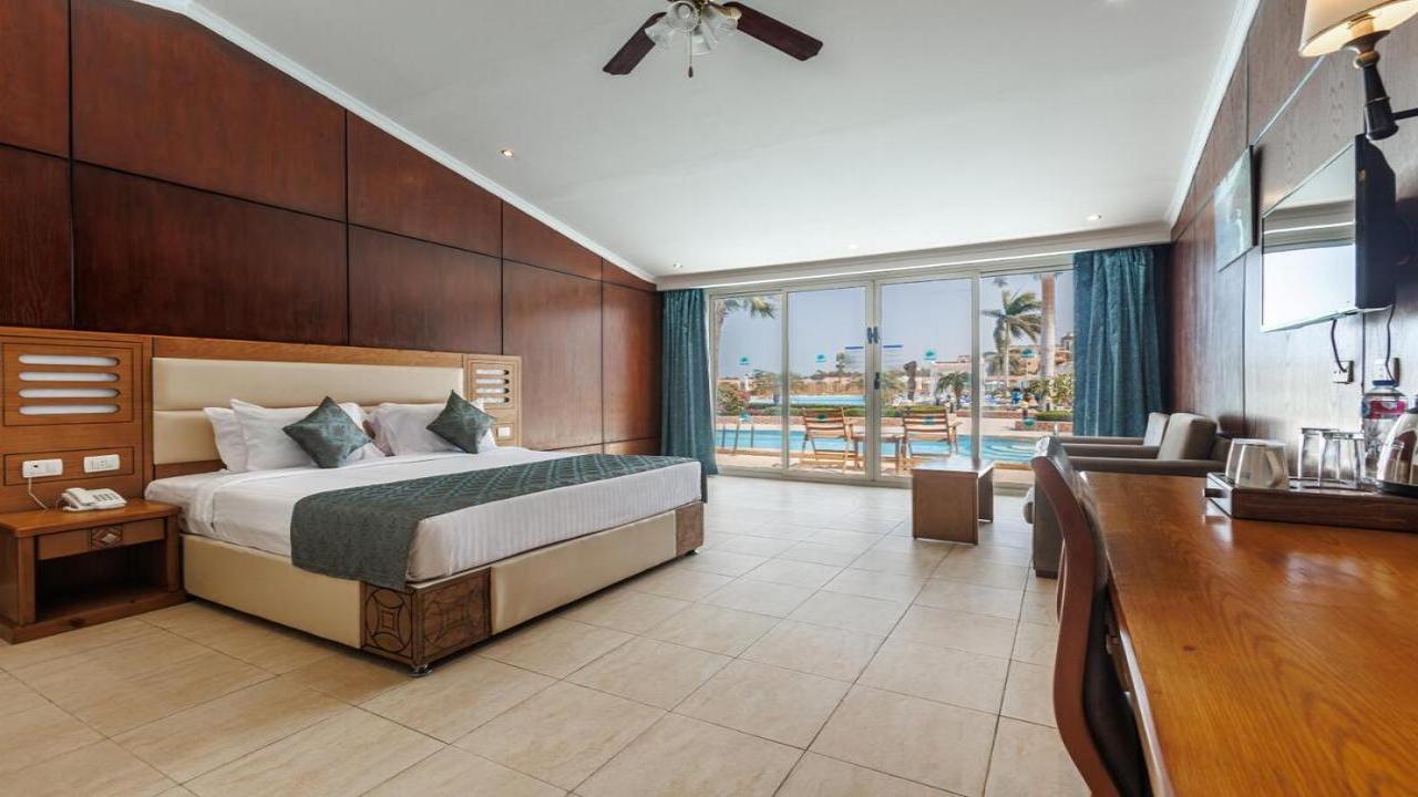 Sunrise Alora Aqua Park Resort - снимка 8