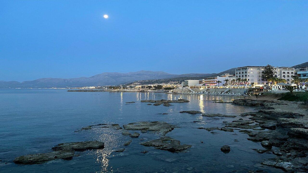 Ilios Hotel - снимка 7