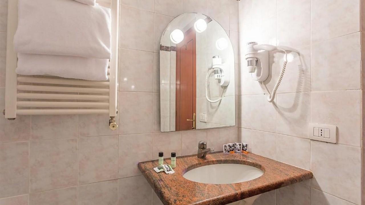 Raeli Hotels - снимка 7