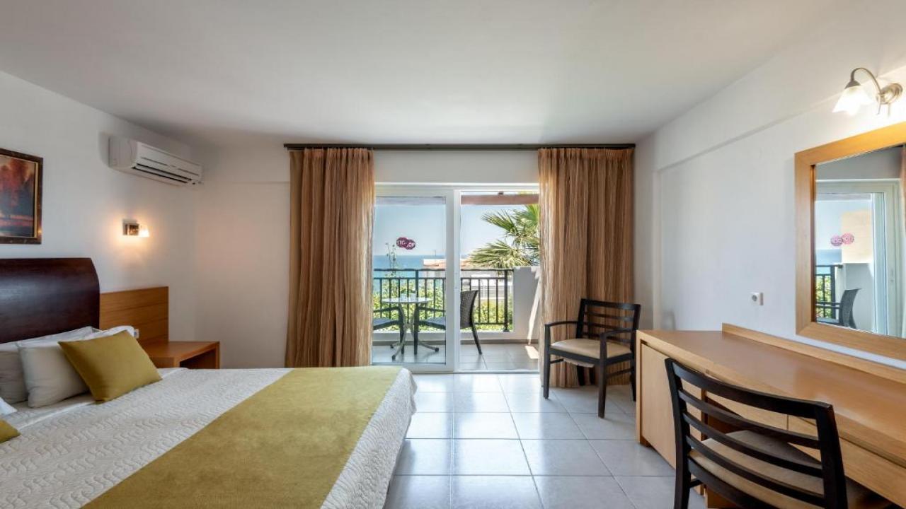 MEDITERRANEO HOTEL - снимка 7