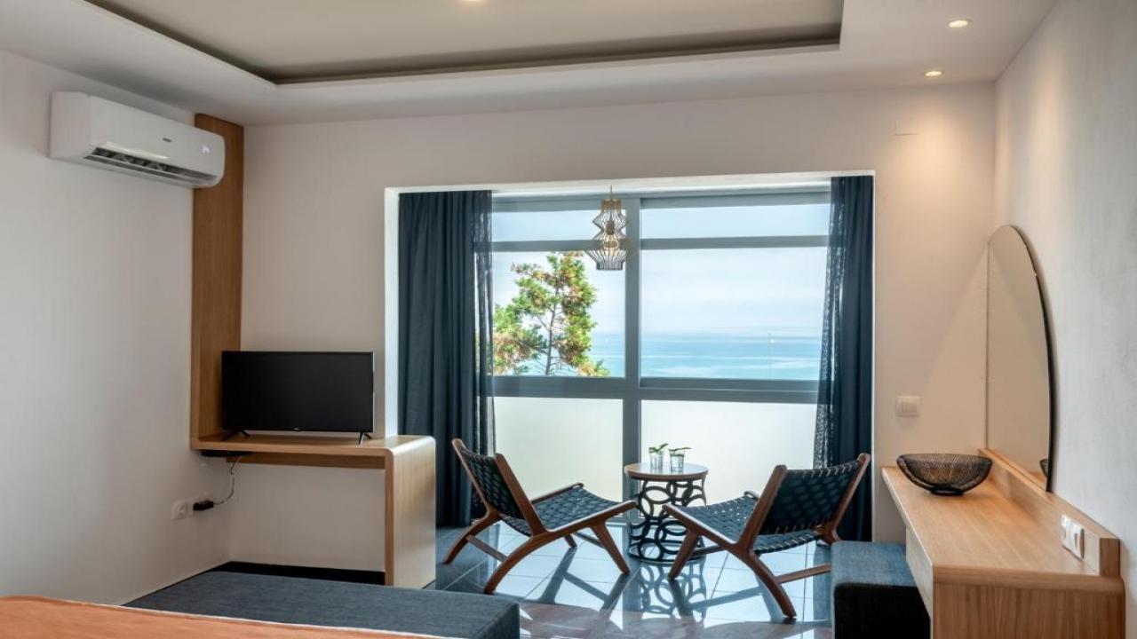 MEDITERRANEO HOTEL - снимка 3