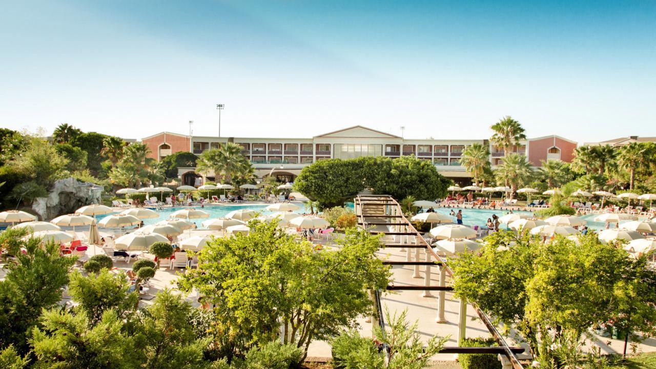 Akiris Resort Premium #3