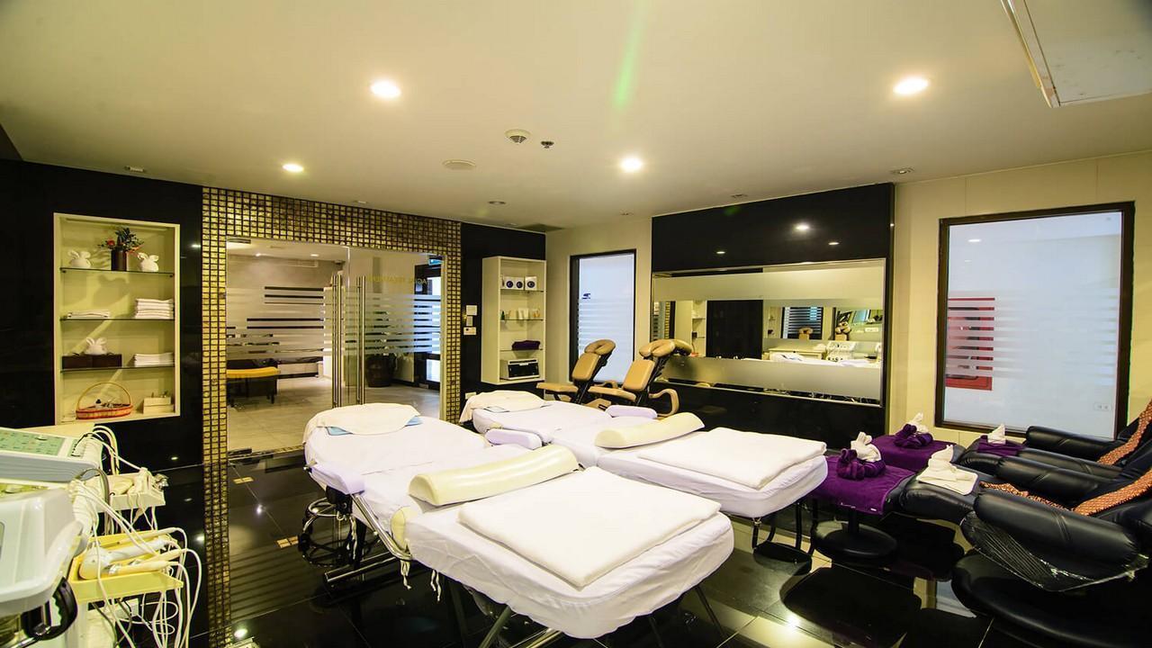 Deveena Plaza Patong