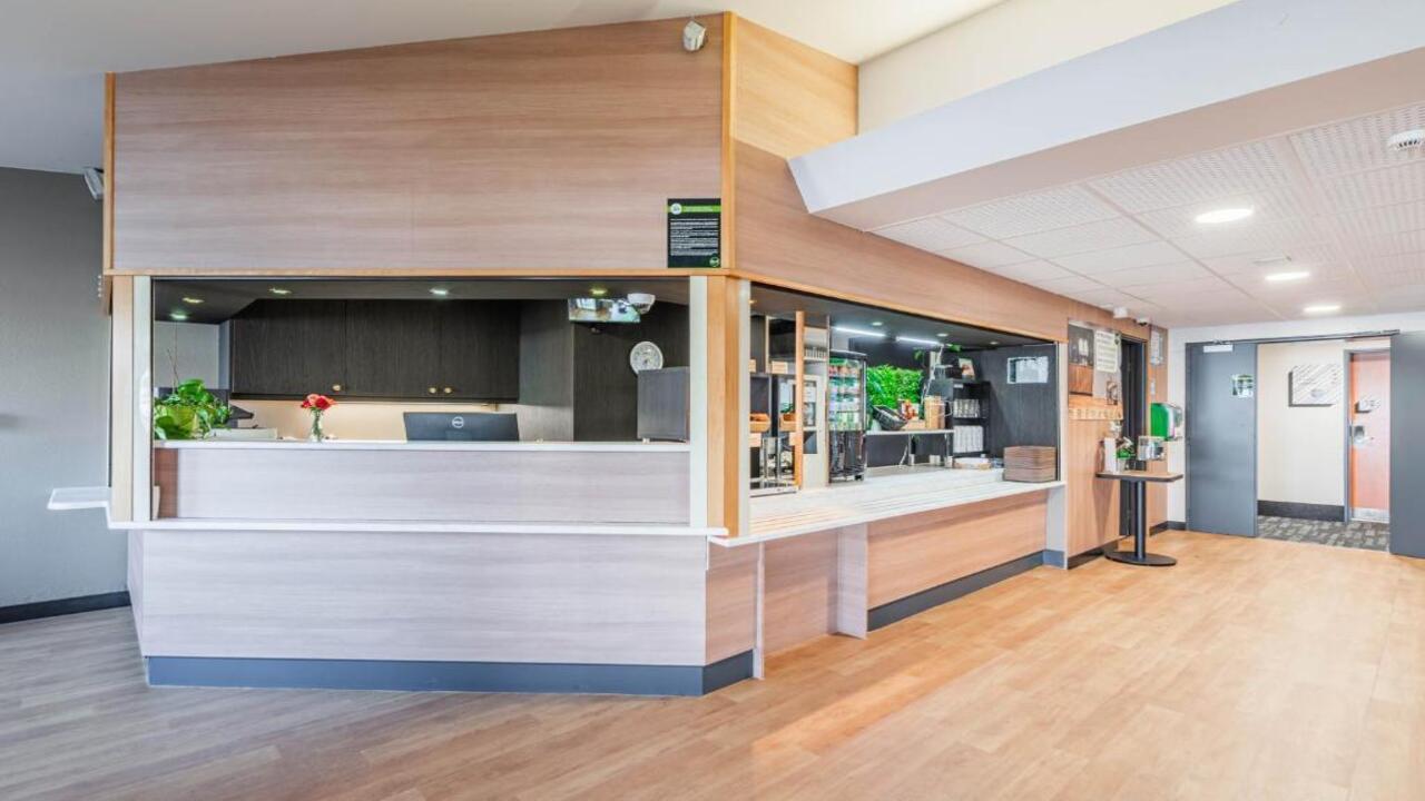 B&B HOTEL Strasbourg Aéroport 2* - Есенна Приказка в ЕЛЗАС - Страсбург, Колмар, пътя на виното, Базел - 3 нощувки от Пловдив - изглед 2 - Ekvator.bg B&B HOTEL Strasbourg Aéroport 2* - Есенна Приказка в ЕЛЗАС - Страсбург, Колмар, пътя на виното, Базел - 3 нощувки от Пловдив - изглед 2