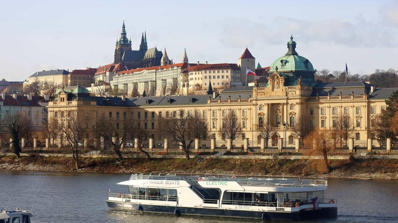 Пролетна Прага – градът на стоте кули - от СОФИЯ - 4 нощувки — снимка 2