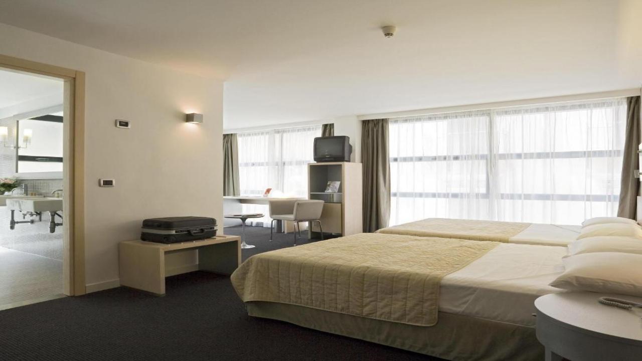 Mercure Palermo Centro #10 Mercure Palermo Centro #10