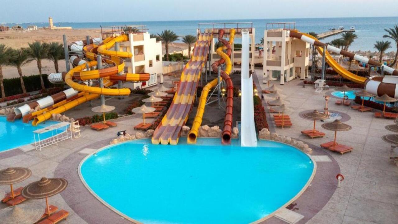 El Karma Aqua Beach Resort Standard #9