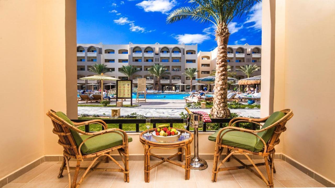 El Karma Aqua Beach Resort Standard #9