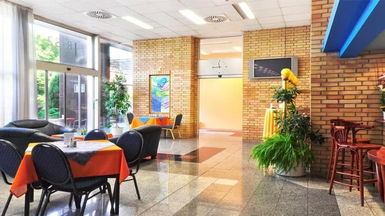 Olympik Congress Hotel Economy или подобен 4* - Пролетна Прага – градът на стоте кули - от СОФИЯ - 4 нощувки - изглед 2