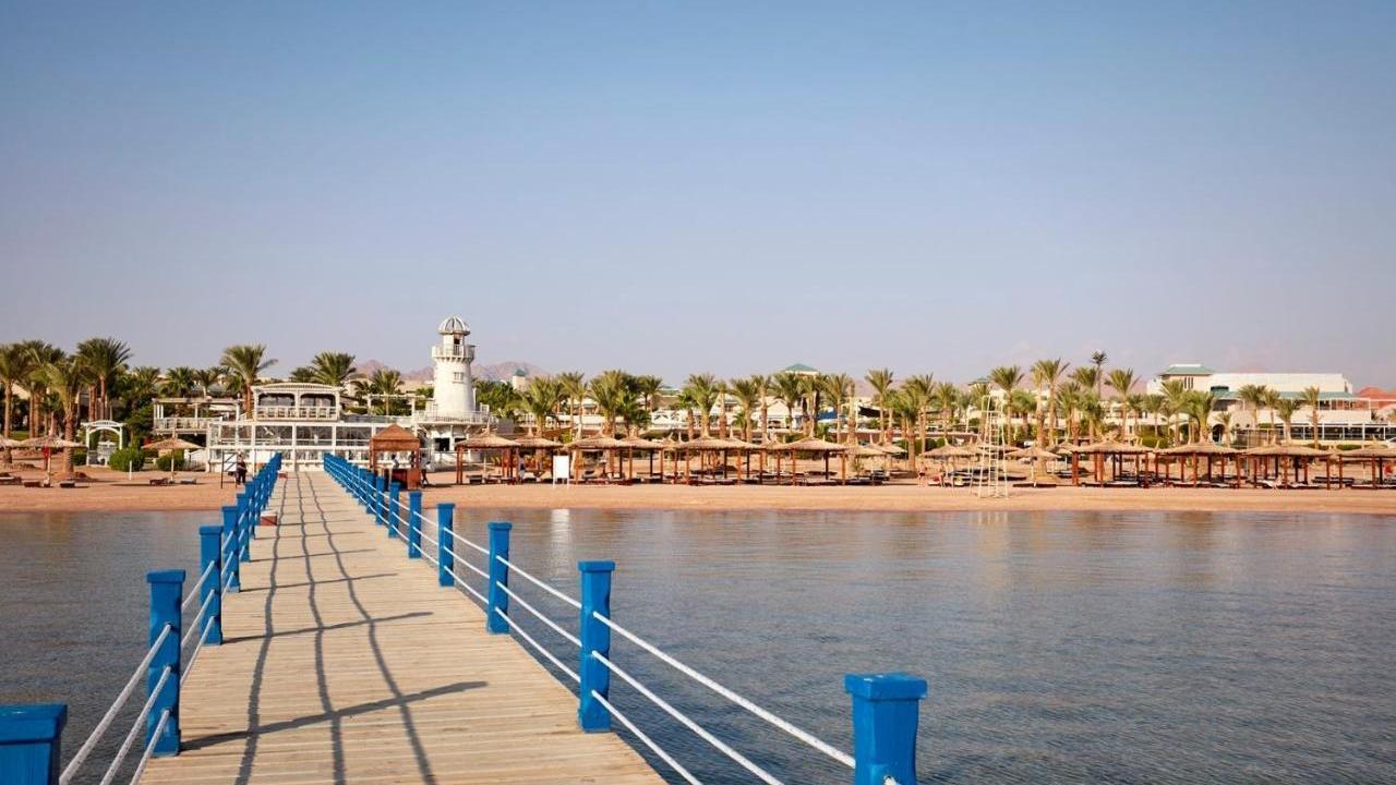 Coral Sea Holiday Resort  5*