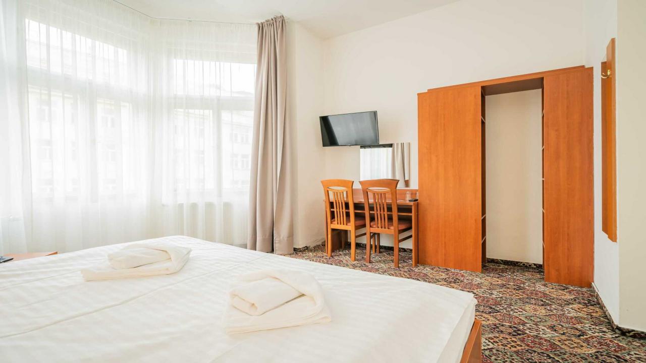 Hotel City Centre 3* - Магията на Прага и най-красивите коледни базари в Европа с БОНУС 3 екскурзии - от Варна - 4 нощувки - изглед 2 - Ekvator.bg Hotel City Centre 3* - Магията на Прага и най-красивите коледни базари в Европа с БОНУС 3 екскурзии - от Варна - 4 нощувки - изглед 2