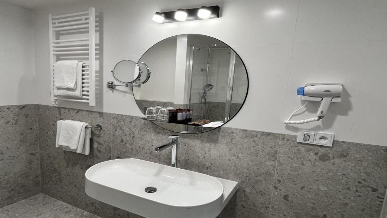 Hotel ILF 3* - Магията на Прага и най-красивите коледни базари в Европа с БОНУС 3 екскурзии - от Варна - 4 нощувки - изглед 9 - Ekvator.bg Hotel ILF 3* - Магията на Прага и най-красивите коледни базари в Европа с БОНУС 3 екскурзии - от Варна - 4 нощувки - изглед 9