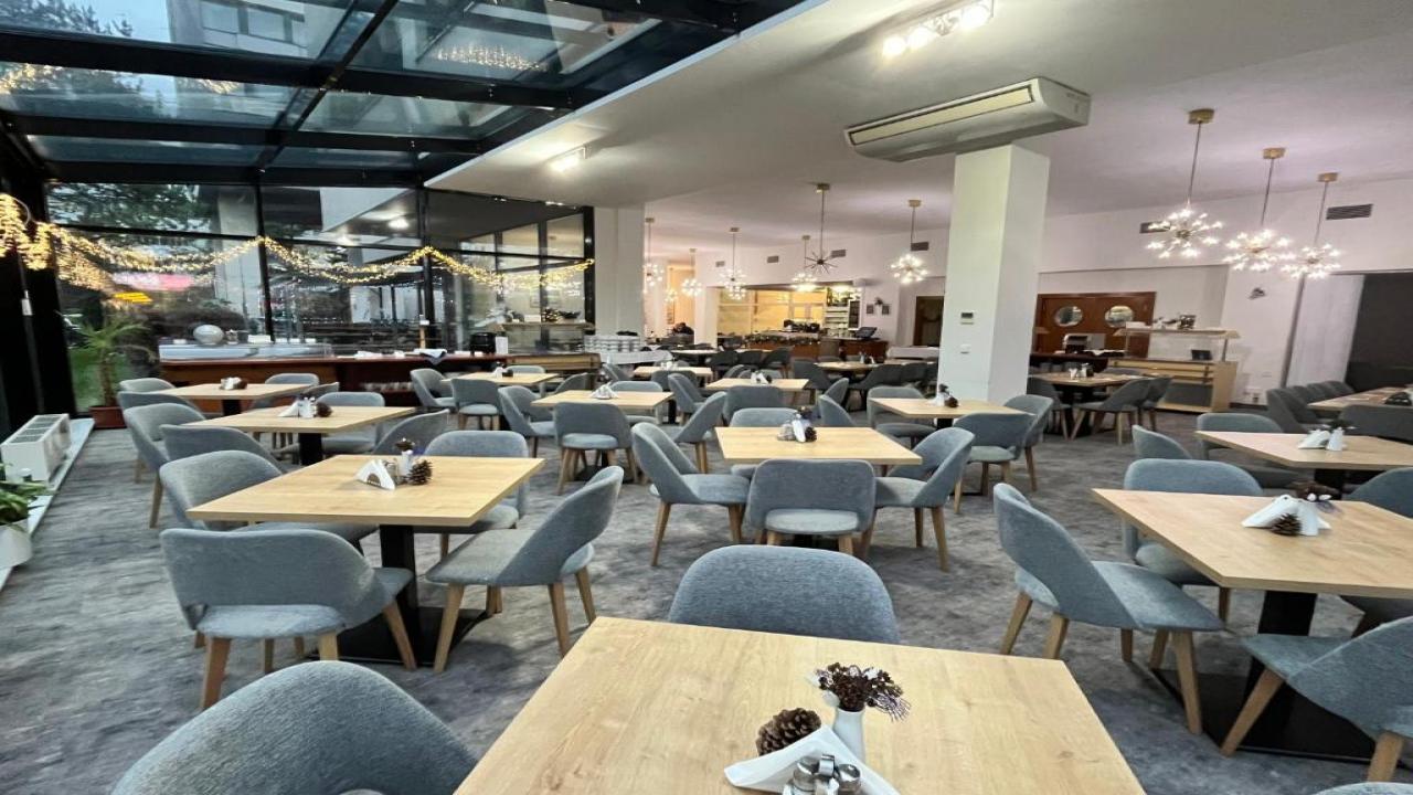 Hotel ILF 3* - Магията на Прага и най-красивите коледни базари в Европа с БОНУС 3 екскурзии - от Варна - 4 нощувки - изглед 6 - Ekvator.bg Hotel ILF 3* - Магията на Прага и най-красивите коледни базари в Европа с БОНУС 3 екскурзии - от Варна - 4 нощувки - изглед 6
